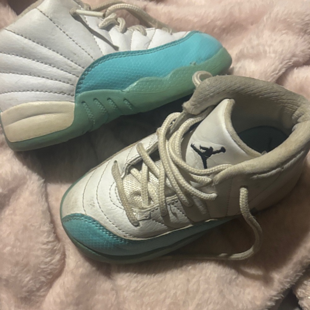 Jordan Kids White and Teal Low-Top Sneakers 8c